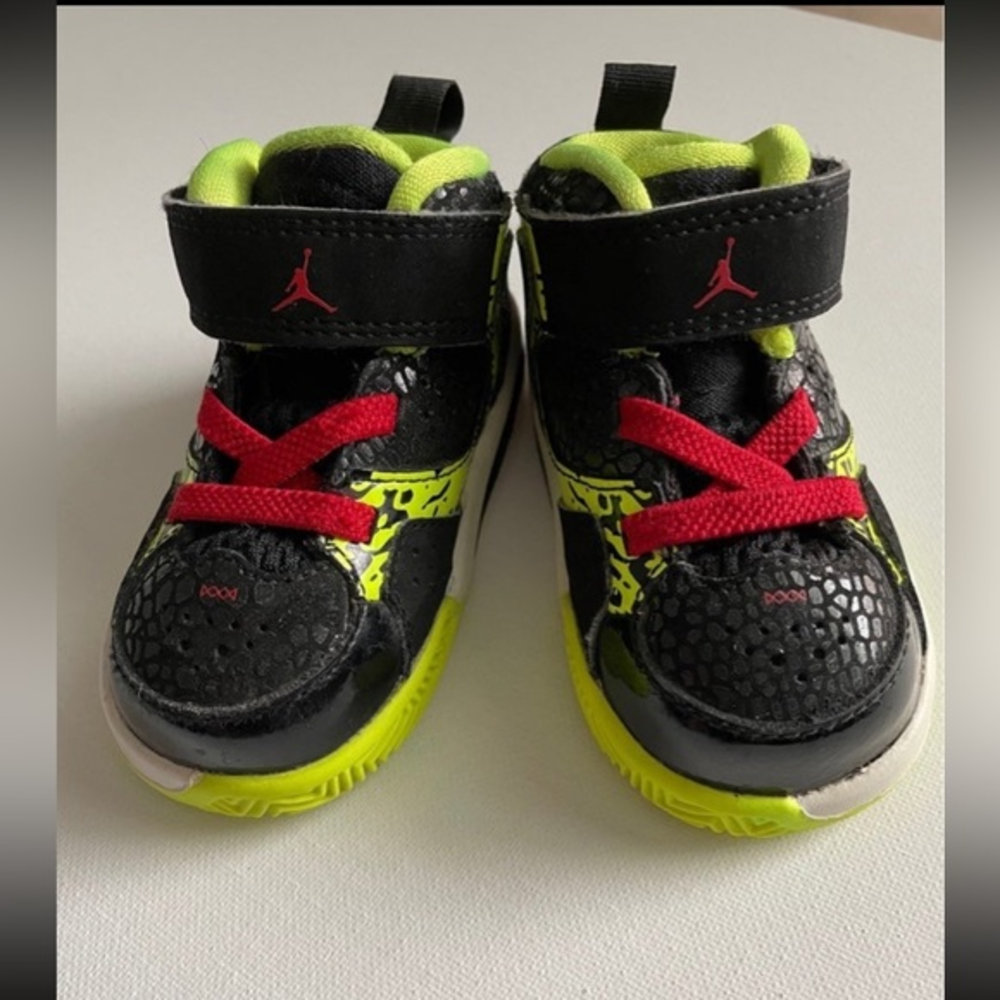 NIKE JORDAN BASKETBALL SHOES Toddler‎ size 4C - Picture 2 of 6